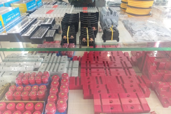 Phụ kiện ráp tủ